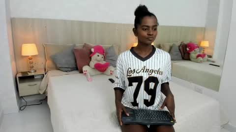 Mara Sinclair online show from 06/02/26, 07:16