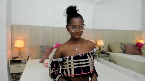 Mara Sinclair online show from 06/07/26, 07:17