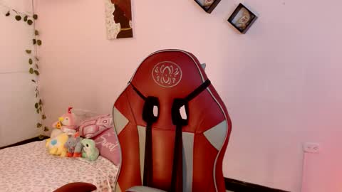 Mara 3 online show from 11/17/25, 01:28