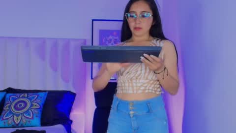 Mara online show from 12/16/25, 08:03