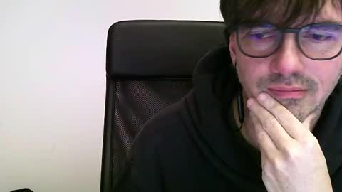 Snapshot of maracatu76 chatting on 12/04/24, 09:02 Maracatu online show from 12/04/24, 09:02