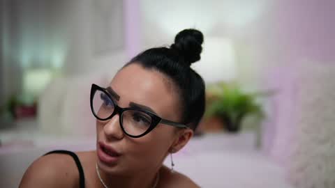 Snapshot of maraciel chatting on 01/25/25, 04:13 Mara online show from 01/25/25, 04:13