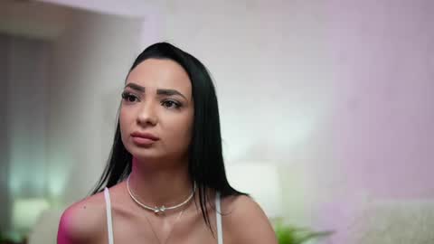 Snapshot of maraciel chatting on 02/13/25, 01:29 Mara online show from 02/13/25, 01:29