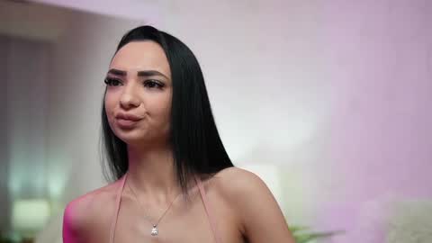 Snapshot of maraciel chatting on 02/16/25, 09:48 Mara online show from 02/16/25, 09:48