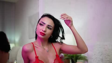 Snapshot of maraciel chatting on 03/08/25, 12:33 Mara online show from 03/08/25, 12:33