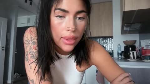 Snapshot of marakuia054 chatting on 11/16/25, 10:54 Marakuia online show from 11/16/25, 10:54