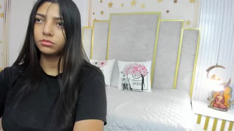 Maraluna online show from 11/28/25, 10:29