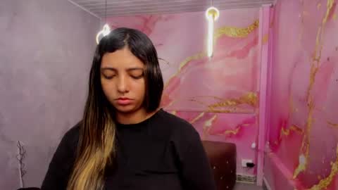 Snapshot of maraluna_ chatting on 06/22/26, 12:24 Maraluna online show from 06/22/26, 12:24