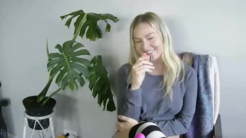 marasecrets online show from 05/20/26, 08:59