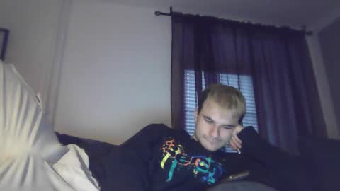 Snapshot of marbay2001 chatting on 12/22/24, 02:27 marbay2001 online show from 12/22/24, 02:27