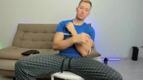 alex marvelxx online show from 10/28/25, 08:40