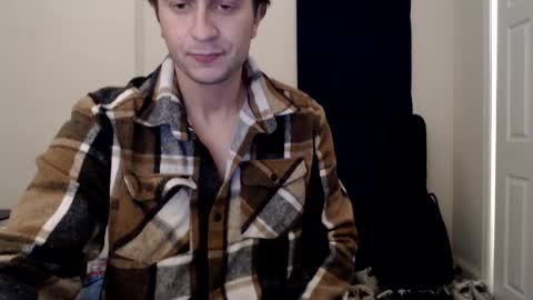 Snapshot of marc_313 chatting on 11/24/25, 08:58 Marc online show from 11/24/25, 08:58