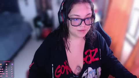 marcela2101 online show from 03/04/25, 10:27