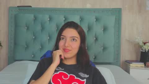 Snapshot of marcelaa_fox chatting on 09/30/25, 02:38 Marcela online show from 09/30/25, 02:38