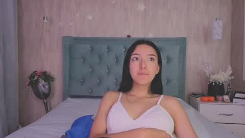 Snapshot of marcelaa_fox chatting on 11/05/25, 08:42 Marcela online show from 11/05/25, 08:42