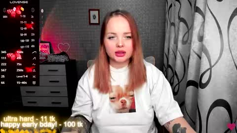 Snapshot of marcelinepeach chatting on 11/20/25, 11:37 Sara online show from 11/20/25, 11:37