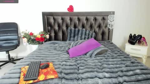 Snapshot of marciacolins chatting on 11/30/25, 06:12 Marcia online show from 11/30/25, 06:12