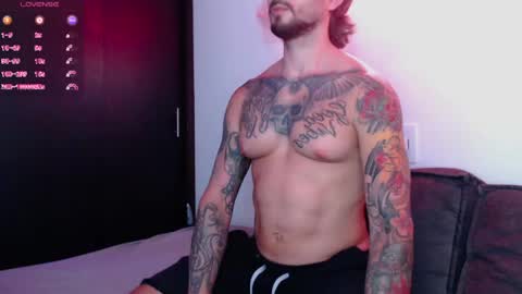 marco_allison43 online show from 05/04/26, 08:27
