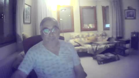 Snapshot of marcos260526 chatting on 07/13/26, 08:44 marcos260526 online show from 07/13/26, 08:44