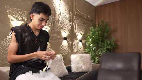 Marco and Ethan online show from 09/30/25, 03:55