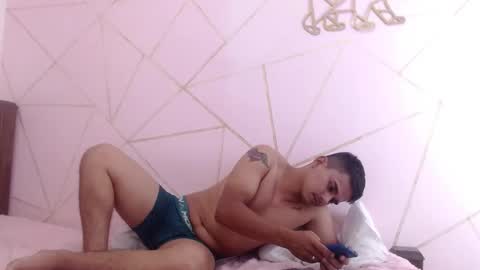 Snapshot of marcus_and_violett chatting on 04/15/26, 07:58 marcus and violett online show from 04/15/26, 07:58