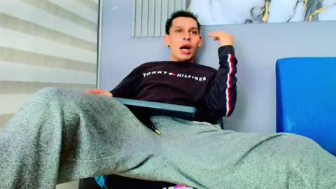 marcus_smithh online show from 10/17/25, 09:12