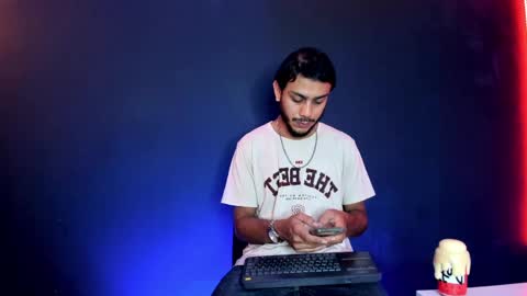 Snapshot of marcusgrayy chatting on 04/10/26, 11:48 Marcus online show from 04/10/26, 11:48