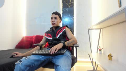 Snapshot of marcuslux_ chatting on 02/07/26, 02:54 MARCUS online show from 02/07/26, 02:54