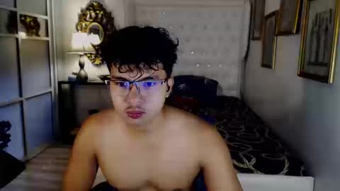 Snapshot of marcusmason1 chatting on 12/17/25, 07:25 marcusmason1 online show from 12/17/25, 07:25