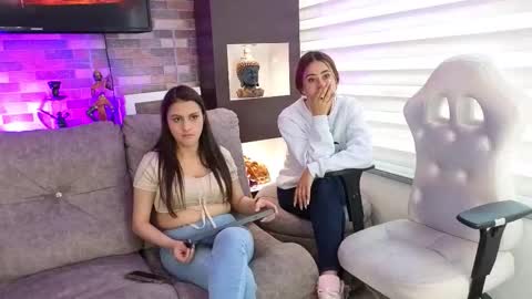 Snapshot of mardybum_ chatting on 10/03/25, 07:44 Maria online show from 10/03/25, 07:44