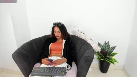 marfilastrom online show from 02/05/25, 08:00