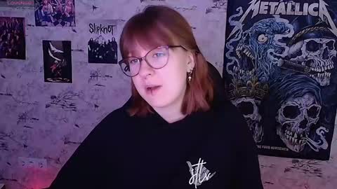 Snapshot of margaret_red chatting on 05/12/26, 09:39 Margaret online show from 05/12/26, 09:39