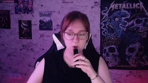 Snapshot of margaret_red chatting on 05/23/26, 05:39 Margaret online show from 05/23/26, 05:39