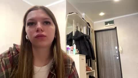 Mia online show from 02/06/26, 05:34