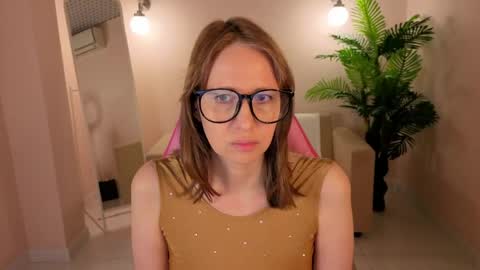 margo_robbbie online show from 04/12/26, 12:59