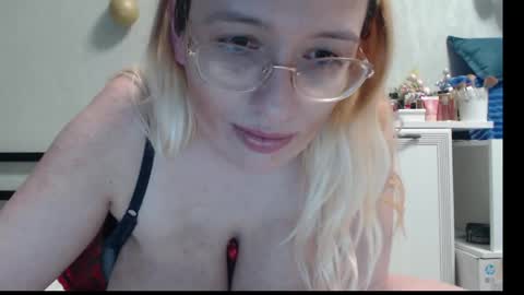 margo_shine online show from 04/15/26, 07:58