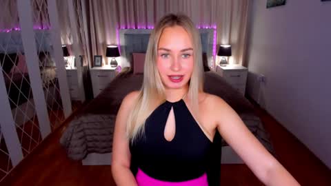 Snapshot of margosugar chatting on 06/25/26, 06:18 MargoSugar online show from 06/25/26, 06:18