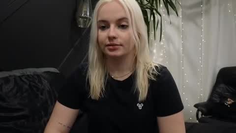 margot_robbie7 online show from 03/06/25, 04:41