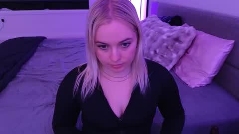 margot_robbie7 online show from 02/19/26, 12:06