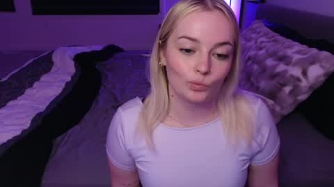 margot_robbie7 online show from 05/20/26, 01:56