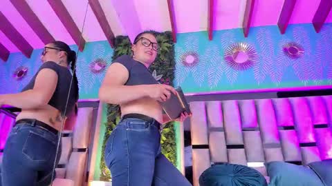 Snapshot of mari_cooper1 chatting on 03/27/26, 09:58 Mari online show from 03/27/26, 09:58