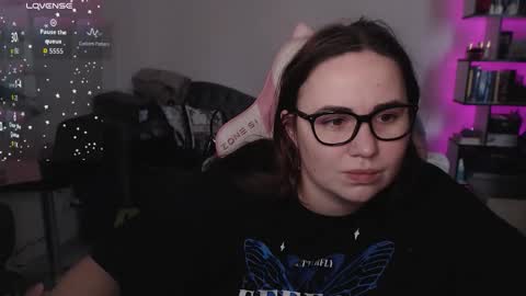 mari moore online show from 10/31/25, 09:10