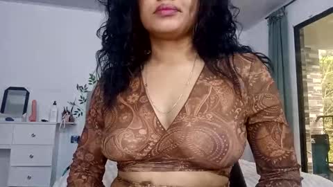 maria441958 online show from 11/18/25, 07:40