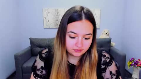 Snapshot of maria_bond chatting on 11/19/25, 06:35 Maria online show from 11/19/25, 06:35