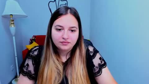 Snapshot of maria_bond chatting on 11/30/25, 07:23 Maria online show from 11/30/25, 07:23