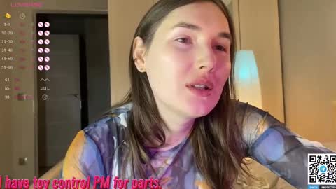 Snapshot of maria_bowie chatting on 12/14/25, 08:57 Maria online show from 12/14/25, 08:57