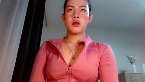 ITS YOUR GIRL MARIA FOXX18 online show from 10/31/25, 01:56