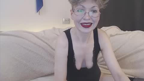 Mari online show from 04/15/26, 11:06