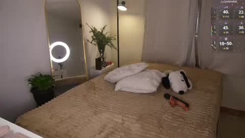 M. online show from 06/19/26, 01:43