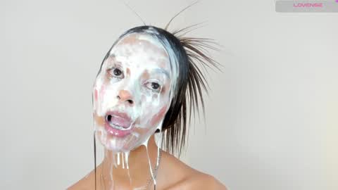 S O F I A  model independent online show from 01/27/25, 02:35